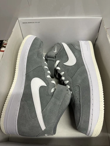 Modern Grey Streetwear Sneakers - Image 3