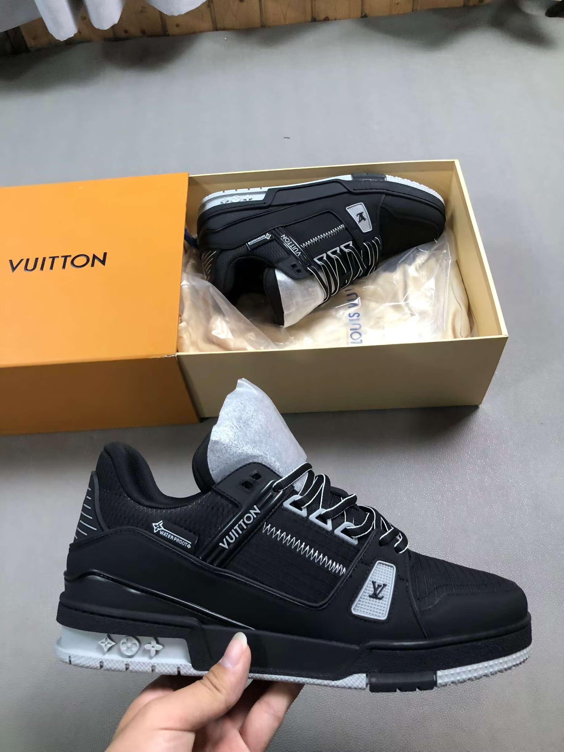 Men’s Black Sneakers Lace-Up Trainer Shoe